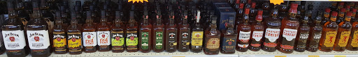 Liquor Store «OMG Liquor & Wine», reviews and photos, 302 N Bridge St, Yorkville, IL 60560, USA