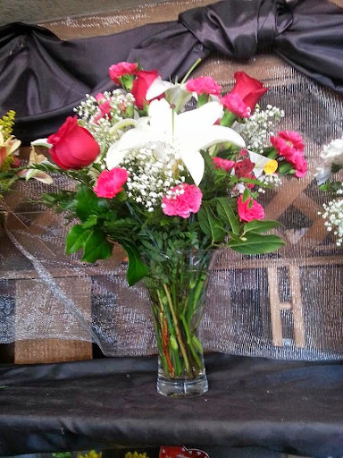Florist «Deptula Florist & Gifts», reviews and photos, 925 W Wise Rd, Schaumburg, IL 60193, USA