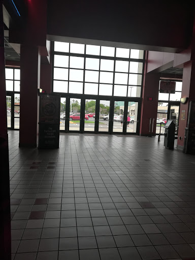 Movie Theater «Regal Cinemas Cypress Creek Station Stadium 16», reviews and photos, 6415 N Andrews Ave, Fort Lauderdale, FL 33309, USA