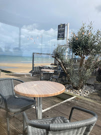 Atmosphère du Restaurant Les Terrasses du mini golf à Luc-sur-Mer - n°6