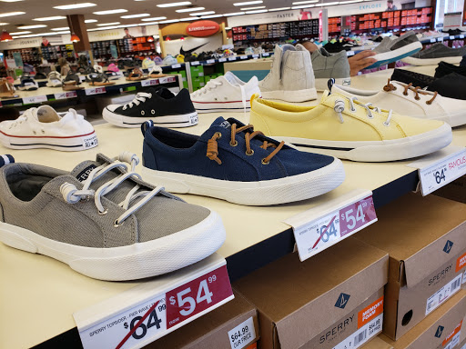 Shoe Store «Famous Footwear», reviews and photos, 4190 Vinewood Ln N, Plymouth, MN 55442, USA