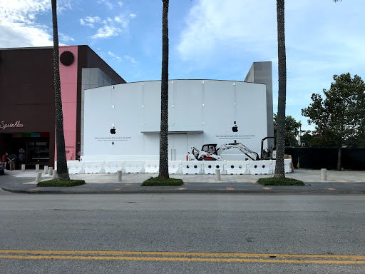 Computer Store «Apple Highland Village», reviews and photos, 4012 Westheimer Rd, Houston, TX 77027, USA