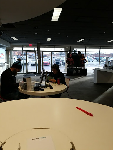 Cell Phone Store «AT&T», reviews and photos, 2692 Madison Rd j, Cincinnati, OH 45208, USA