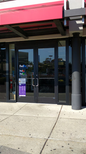 Print Shop «FedEx Office Print & Ship Center», reviews and photos, 166 Linwood Dr, Fort Lee, NJ 07024, USA