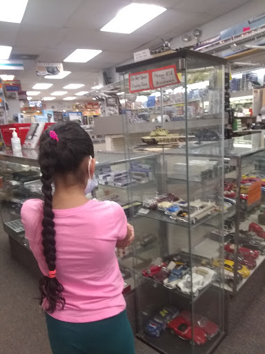 Hobby Store «Chicagoland Toys and Hobbies», reviews and photos, 6017 N Northwest Hwy, Chicago, IL 60631, USA