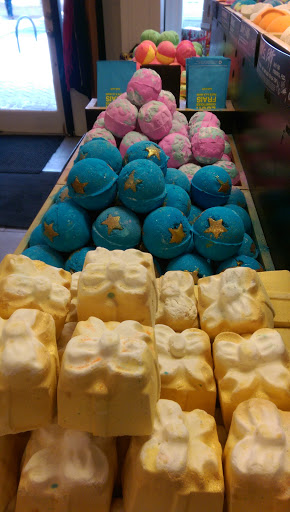 Cosmetics Store «Lush Cosmetics», reviews and photos, 3915 W 50th St, Edina, MN 55424, USA