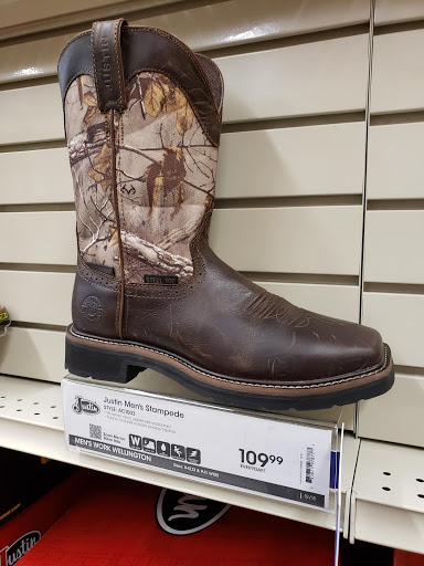 Sporting Goods Store «Academy Sports + Outdoors», reviews and photos, 4215 Jimmy Lee Smith Pkwy Suite 4, Hiram, GA 30141, USA