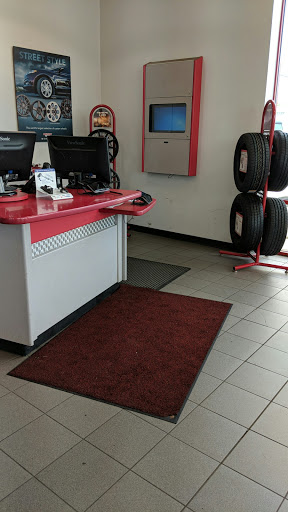 Tire Shop «Discount Tire Store - Clinton Township, MI», reviews and photos, 33633 Gratiot Ave, Charter Twp of Clinton, MI 48035, USA