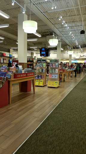 Book Store «Barnes & Noble Booksellers Fredericksburg/ Central Park», reviews and photos, 1220 Carl D. Silver Parkway, Fredericksburg, VA 22401, USA