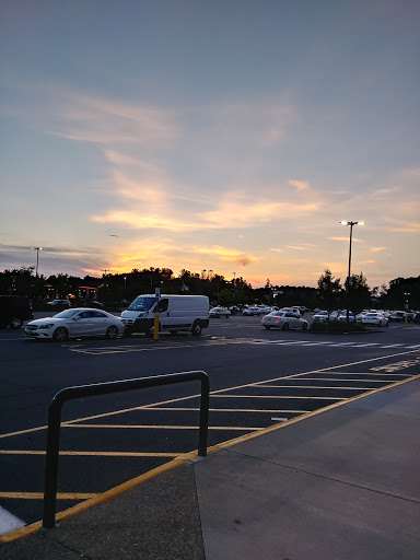 State Liquor Store «NH Liquor & Wine Outlet», reviews and photos, 380 Lafayette Rd, Seabrook, NH 03874, USA