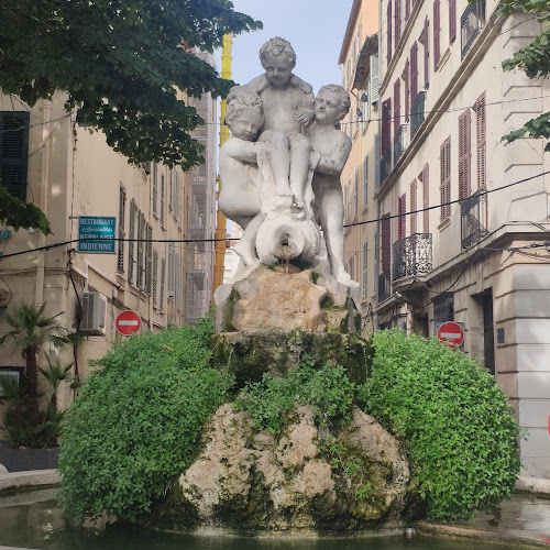 Fontaine de la porte royale à Toulon