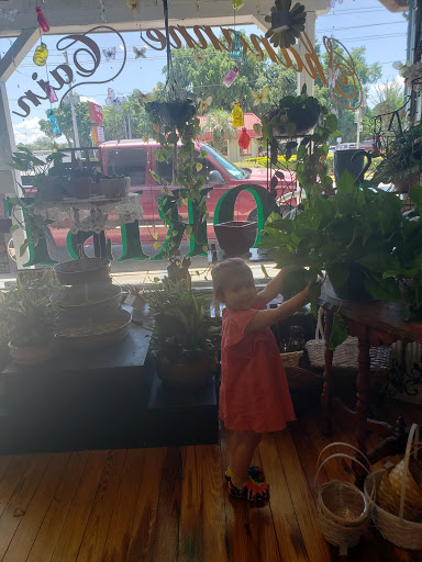 Florist «Shananne Cain Florist Inc», reviews and photos, 123 N Central Ave, Umatilla, FL 32784, USA