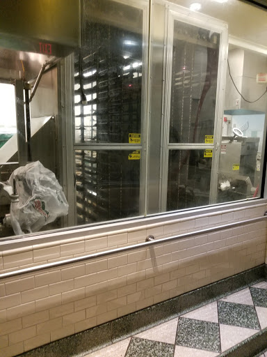 Bakery «Krispy Kreme Doughnuts», reviews and photos, 16415 NW Cornell Rd, Beaverton, OR 97006, USA