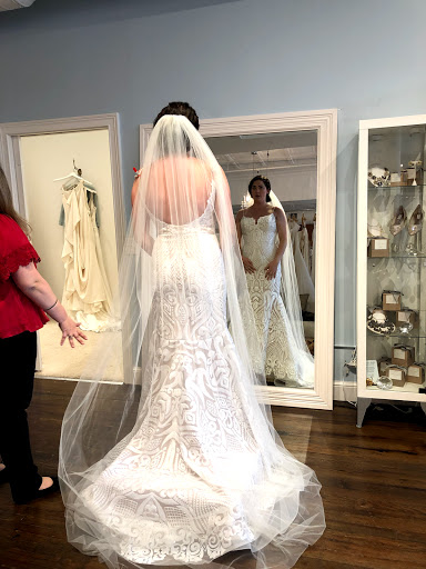 Bridal Shop «La Jeune Mariee Bridal Collection», reviews and photos, 139 E Main St, Columbus, OH 43215, USA
