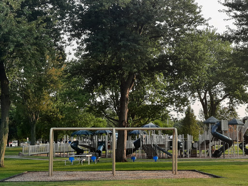 Park «Lake Front Park», reviews and photos, 23000 Jefferson Ave, St Clair Shores, MI 48080, USA