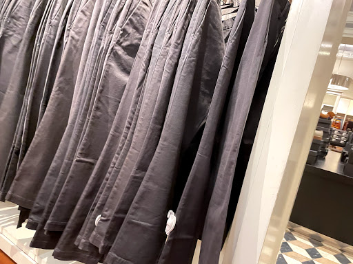 Clothing Store «Banana Republic», reviews and photos, 1401 Walnut St, Philadelphia, PA 19103, USA