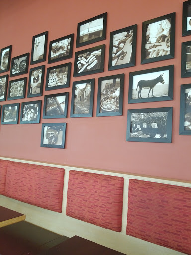 Mexican Restaurant «QDOBA Mexican Eats», reviews and photos, 301 S Main St #100, Royal Oak, MI 48067, USA