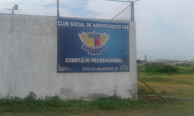Comentarios y opiniones de Club De Aeronauticos De La Fae