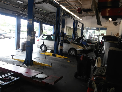 Auto Parts Store «Pep Boys Auto Parts & Service», reviews and photos, 1421 Gause Blvd, Slidell, LA 70458, USA