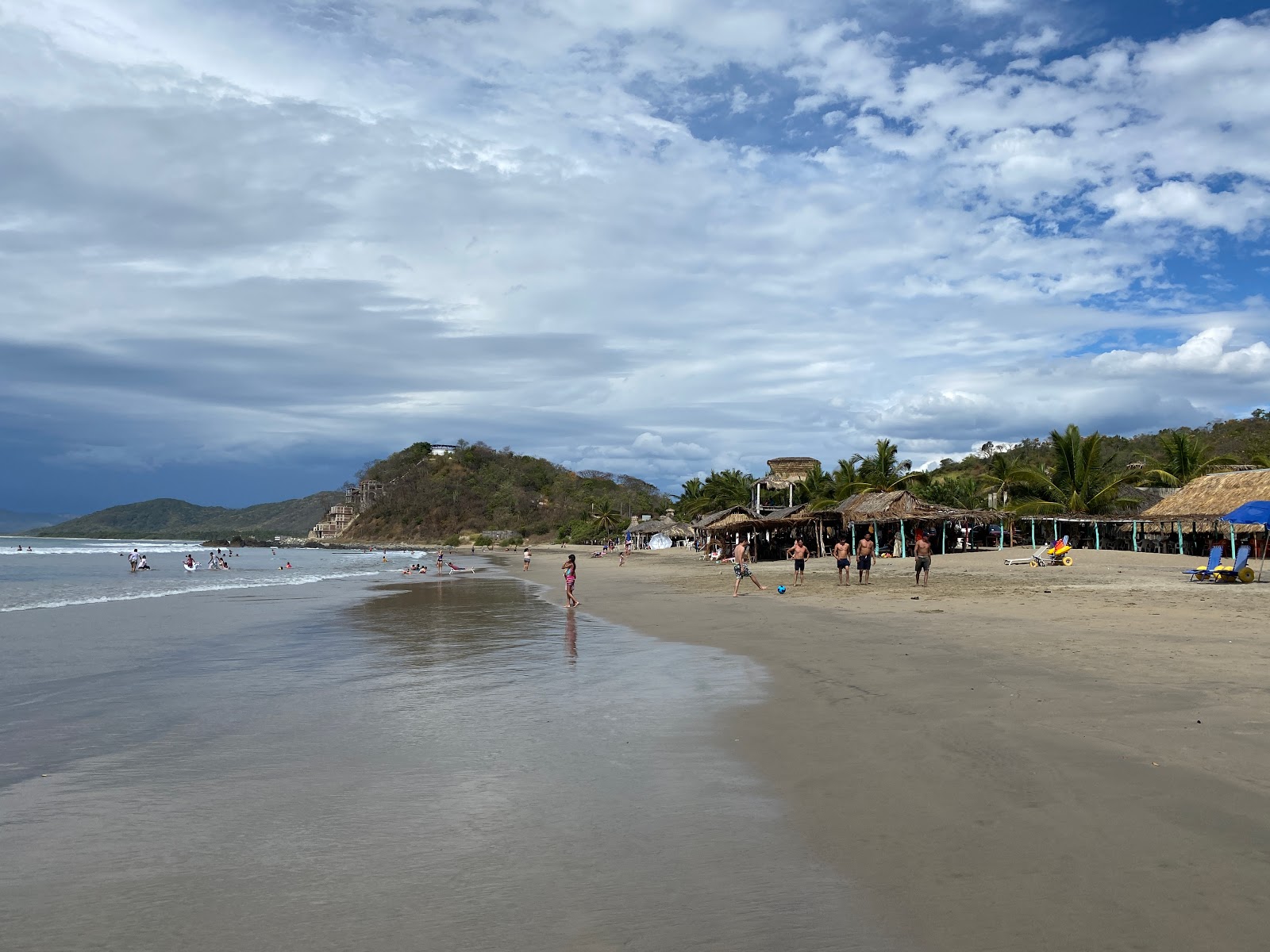 Photo de Playa Ojo De Agua avec plage spacieuse