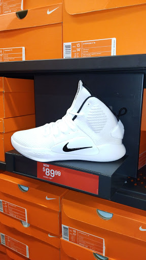 Clothing Store «Nike Factory Store», reviews and photos, 651 Kapkowski Rd #150, Elizabeth, NJ 07201, USA