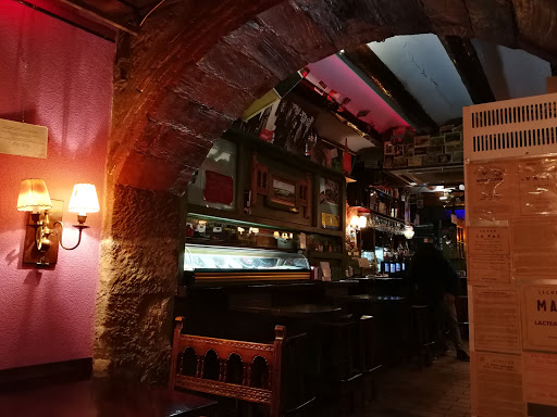 Información y opiniones sobre La Arcada de Binéfar