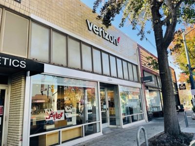 Cell Phone Store «Verizon», reviews and photos, 3264 Lakeshore Ave, Oakland, CA 94610, USA