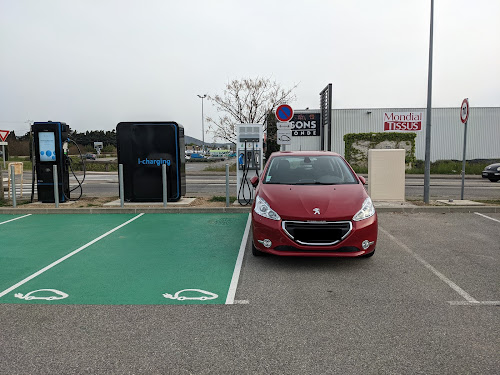 Borne de recharge de véhicules électriques Power Dot Station de recharge Montélimar