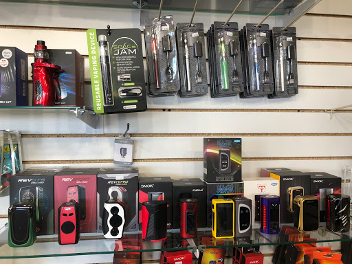 Tobacco Shop «Exit 1 Tobacco», reviews and photos, 135 S Broadway, Salem, NH 03079, USA