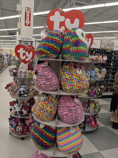 Shopping Mall «Southland Shopping Center», reviews and photos, 6944 W 130th St, Middleburg Heights, OH 44130, USA