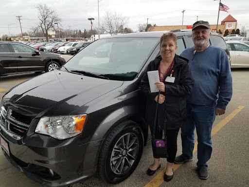 Used Car Dealer «Schoepp Motors Northeast», reviews and photos, 1518 N Stoughton Rd, Madison, WI 53704, USA