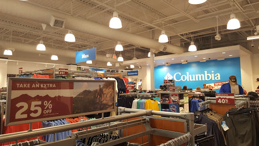 Sportswear Store «Columbia Sportswear Outlet Store at Premium Outlets», reviews and photos, 2300 Grand Cypress Dr #170, Lutz, FL 33559, USA