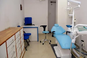 Dentcure Dental Clinic - Teeth Whitening, Smile Designing, Dental Implants & Root Canal Treatment in Mulund East - Mumbai image