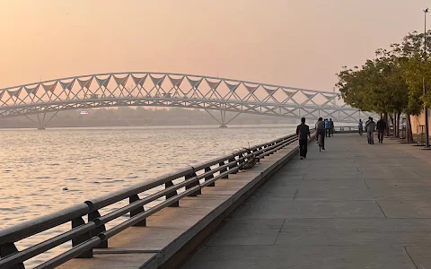 Sabarmati Riverfront Walkway West image