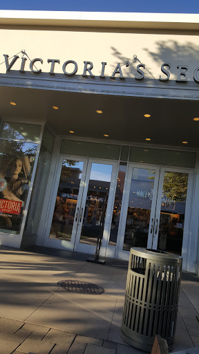 Shopping Mall «Cross County Shopping», reviews and photos, 8000 Mall Walk, Yonkers, NY 10704, USA