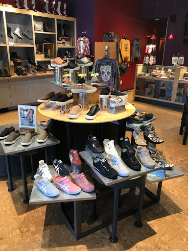 Shoe Store «Shoe Fly», reviews and photos, 947 Pearl St, Boulder, CO 80302, USA