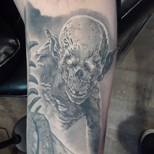 Explore tattoo ideas for name cover up, creative tattoo ideas in Hamburg, available at New Horizon Tattoo