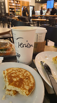 Plats et boissons du Restaurant servant le petit-déjeuner Starbucks à Paris - n°11