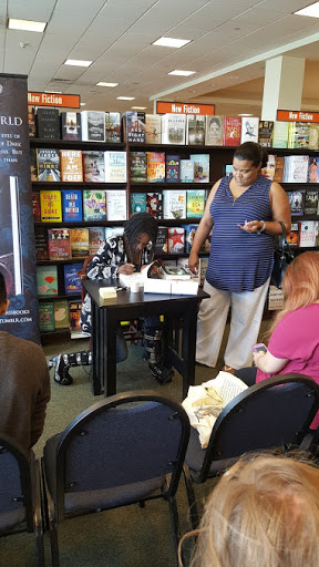 Book Store «Barnes & Noble», reviews and photos, 91 Old Country Rd, Carle Place, NY 11514, USA