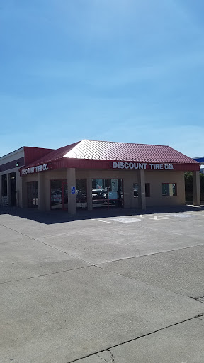 Tire Shop «Discount Tire Store - Murray, UT», reviews and photos, 120 E 4500 S, Murray, UT 84107, USA