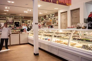 Carlo's Bakery image