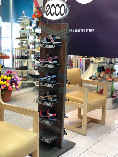 Shoe Store «SAS Shoes», reviews and photos, 44 Miracle Mile, Coral Gables, FL 33134, USA