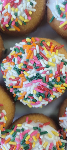 Donut Shop «Peace, Love And Little Donuts Of Green», reviews and photos, 3700 Massillon Rd, Uniontown, OH 44685, USA