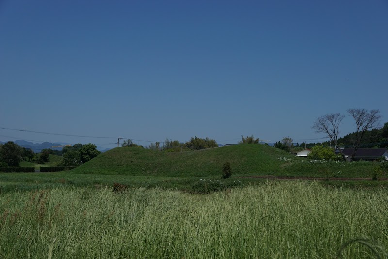 新田原古墳群