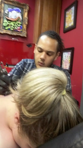 Tattoo Shop «No Egrets Tattoo Studios», reviews and photos, 1128 College St, Clarksville, TN 37040, USA