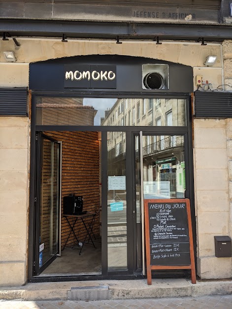 Momoko à Bordeaux (Gironde 33)