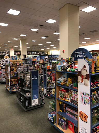 Book Store «Barnes & Noble», reviews and photos, 230 Main St, White Plains, NY 10601, USA