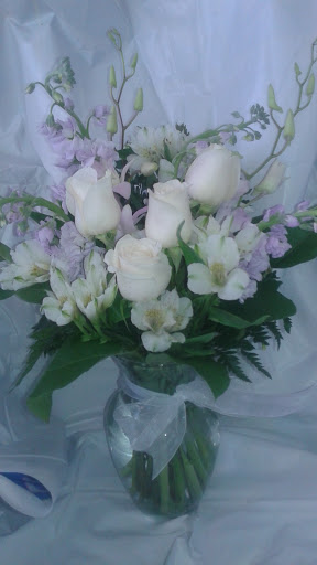 Florist «Bee Flowers», reviews and photos, 2637 E Allegheny Ave, Philadelphia, PA 19134, USA