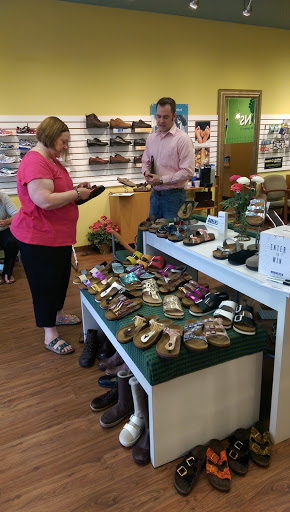 Orthopedic Shoe Store «Foot Solutions Cincinnati North», reviews and photos, 5475 Deerfield Blvd, Mason, OH 45040, USA