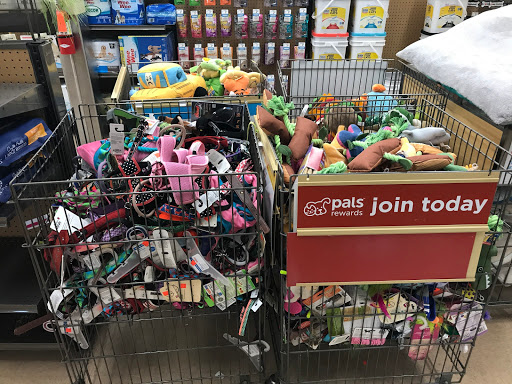 Pet Supply Store «Petco Animal Supplies», reviews and photos, 197 E Dekalb Pike #350, King of Prussia, PA 19406, USA